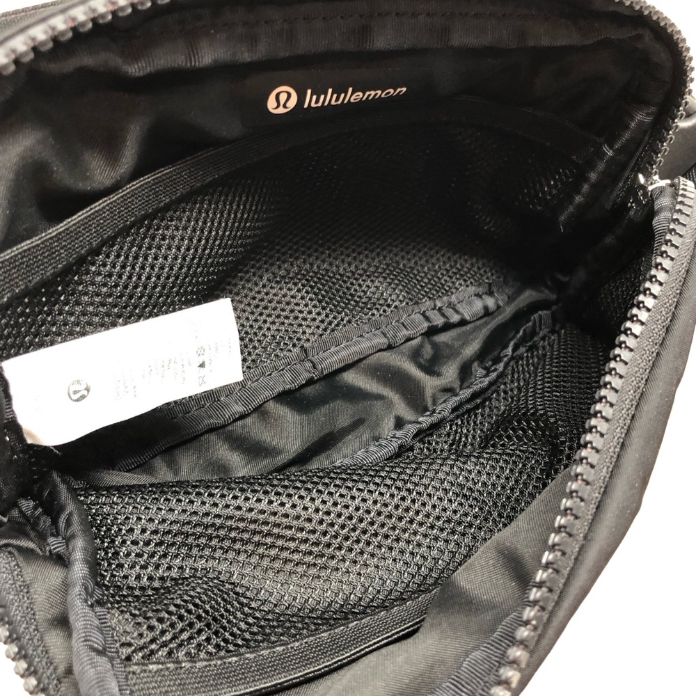 Lululemon Everywhere Belt Bag In Black - Picture 11 of 15